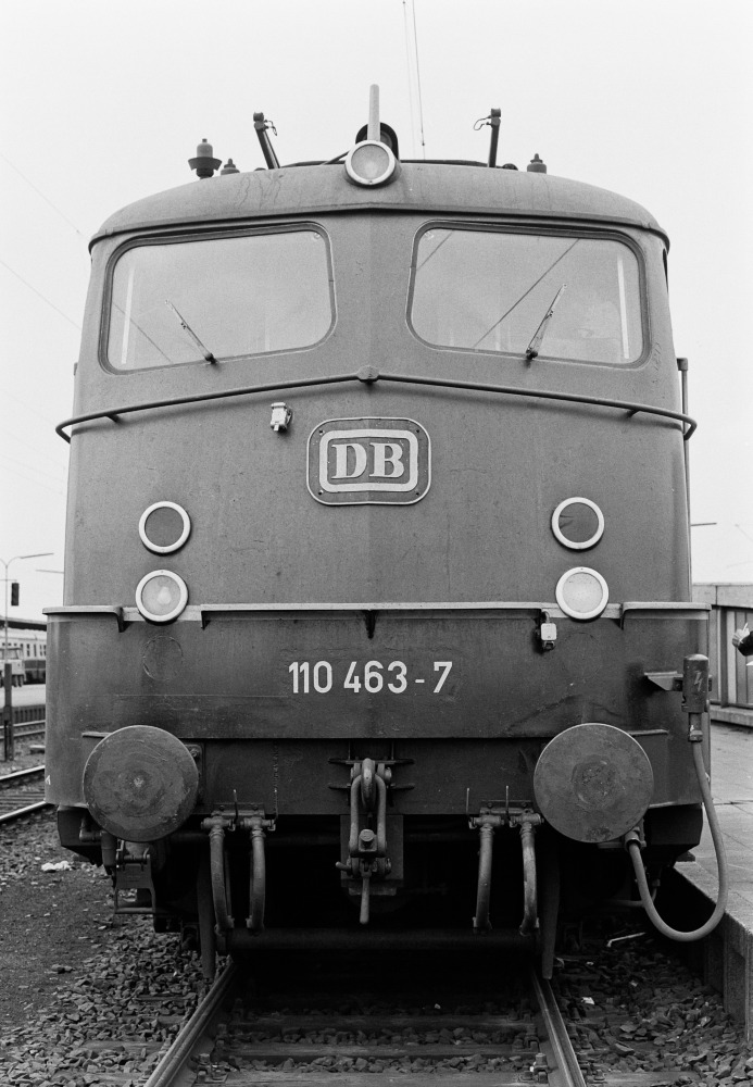 http://images.bahnstaben.de/HiFo/00019_Lokwechsel - Braunschweig Hbf am 4.6.1976/6465643437653637.jpg